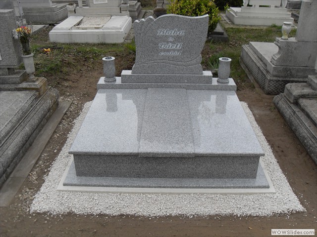 Dupla sírkő (n09)